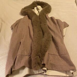 NWOT Fir-enze by La Fiorentina Wrap with Hood/ Faux Fur Trim